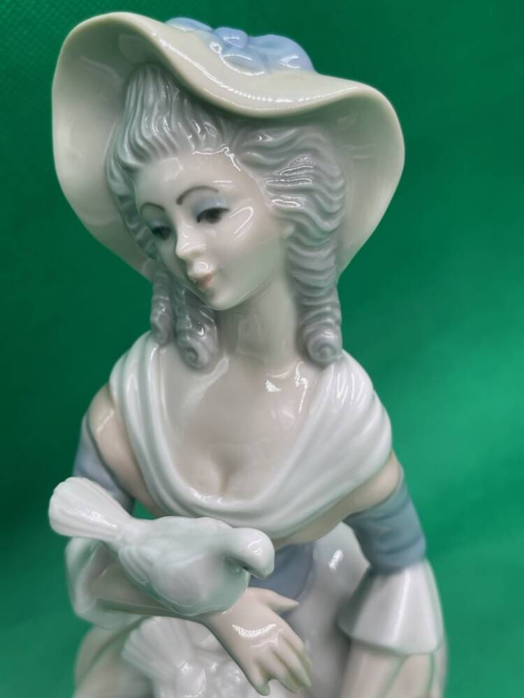 Figurka "Dama z gołębiami ", TENGRA PH.26.36 - Image 4