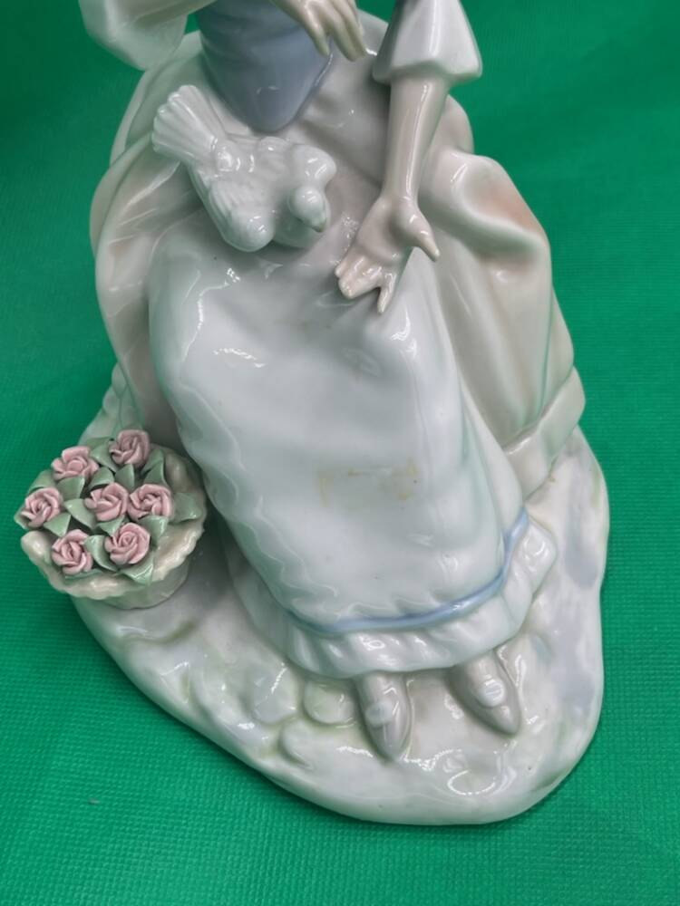 Figurka "Dama z gołębiami ", TENGRA PH.26.36 - Image 7