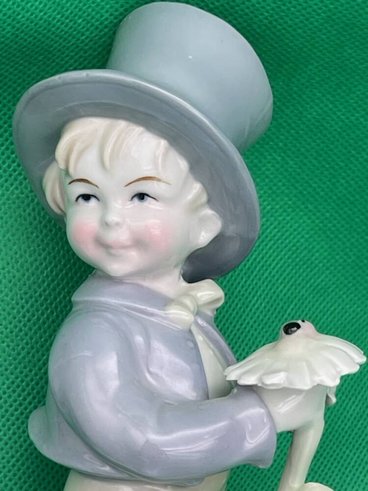 PORCELANOWA FIGURKA " Młodzieniec w cylindrze" PN.26.59 - Image 7