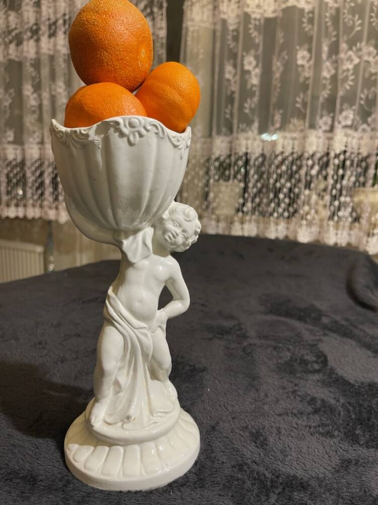 Porcelanowa figurka - ITALY Capodimonte "Chłopiec z misą " (PI.23.86) - Image 5