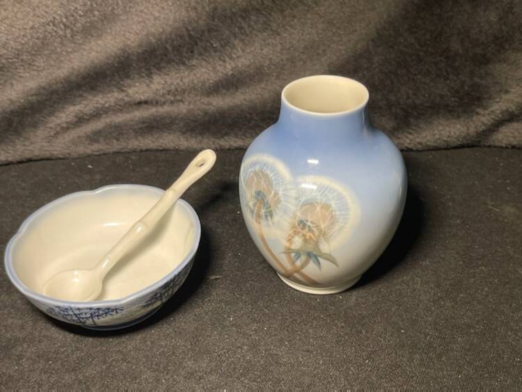 PORCELANA MISECZKA Z ŁYŻECZKĄ /WAZONIK ROYAL COPENHAGEN(PD.24.18)