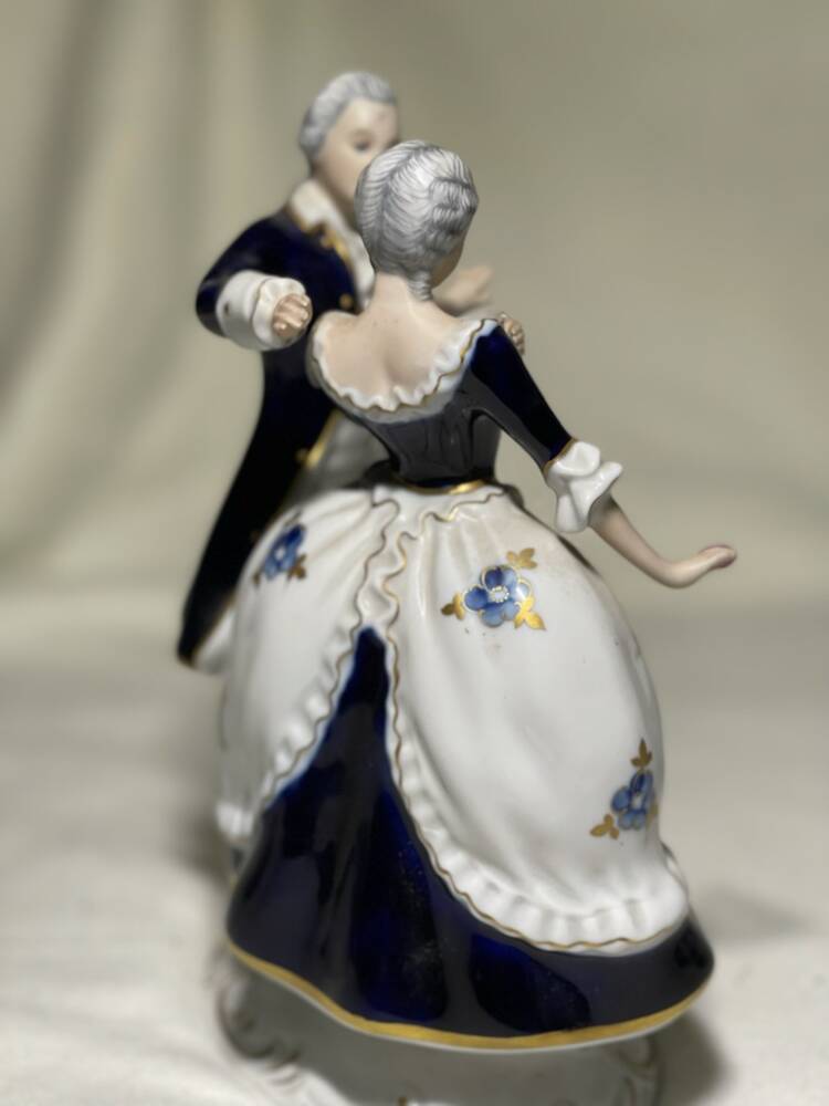ROYAL DUX - PORCELANOWE FIGURKI / PARA DWORSKA(CZ.24.34) - Image 3
