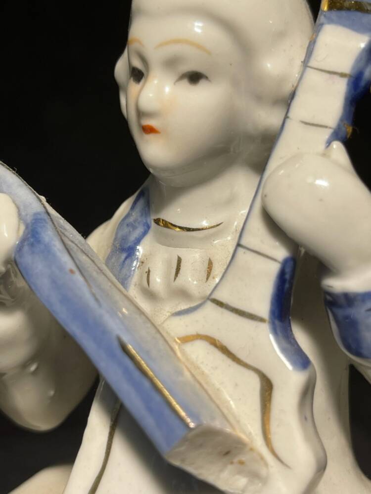 Porcelanowa figurka "Grająca para " (P.24.37)