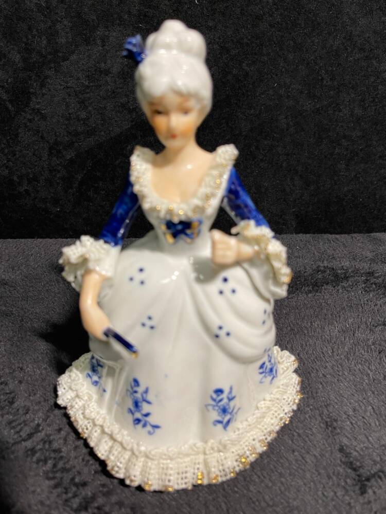 Piękne porcelanowe figurki 4 szt.(P.24.78) - obrazek 10